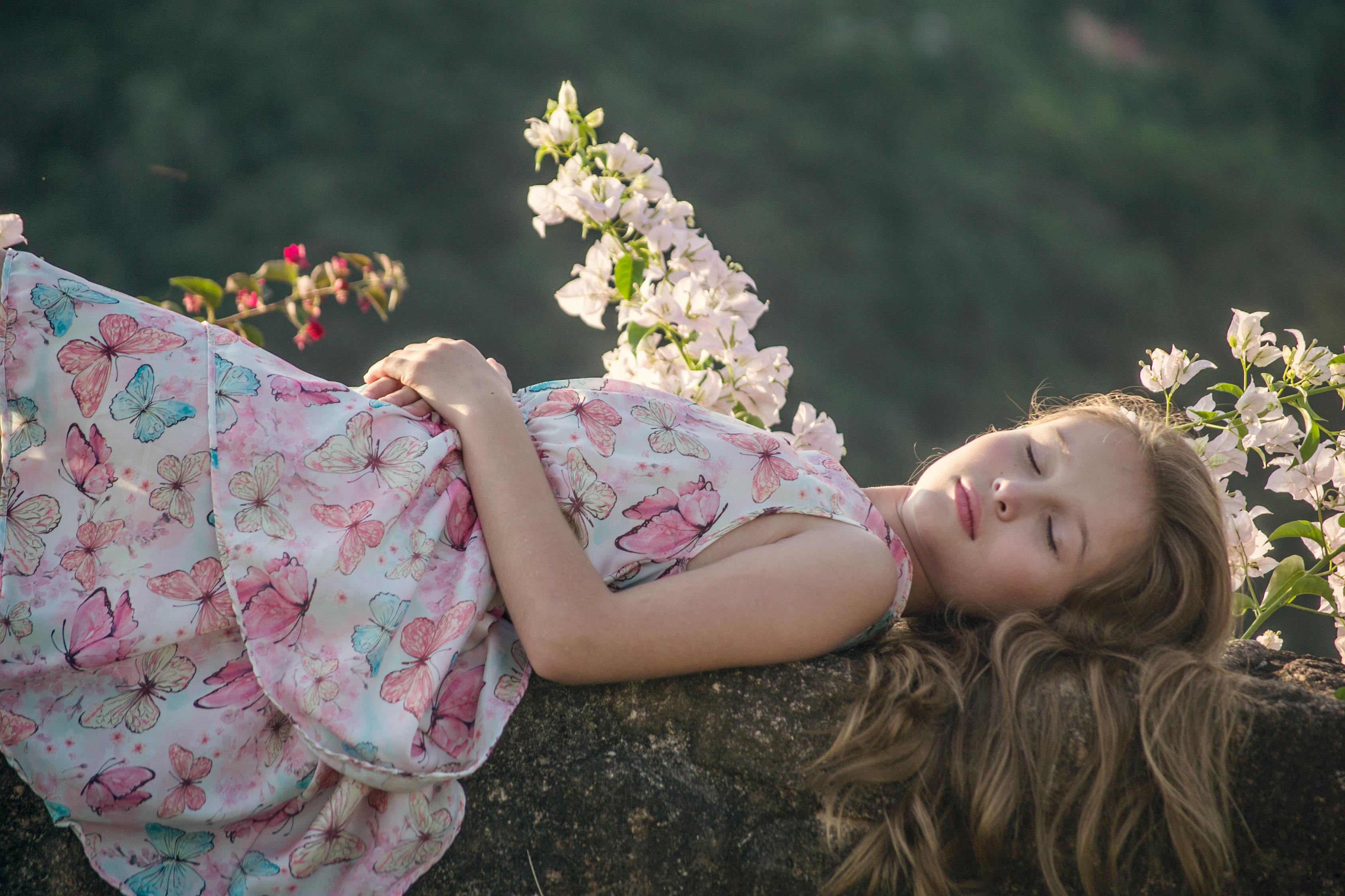 歐陽(yáng)娜娜最新寫(xiě)真——青春活力的璀璨綻放