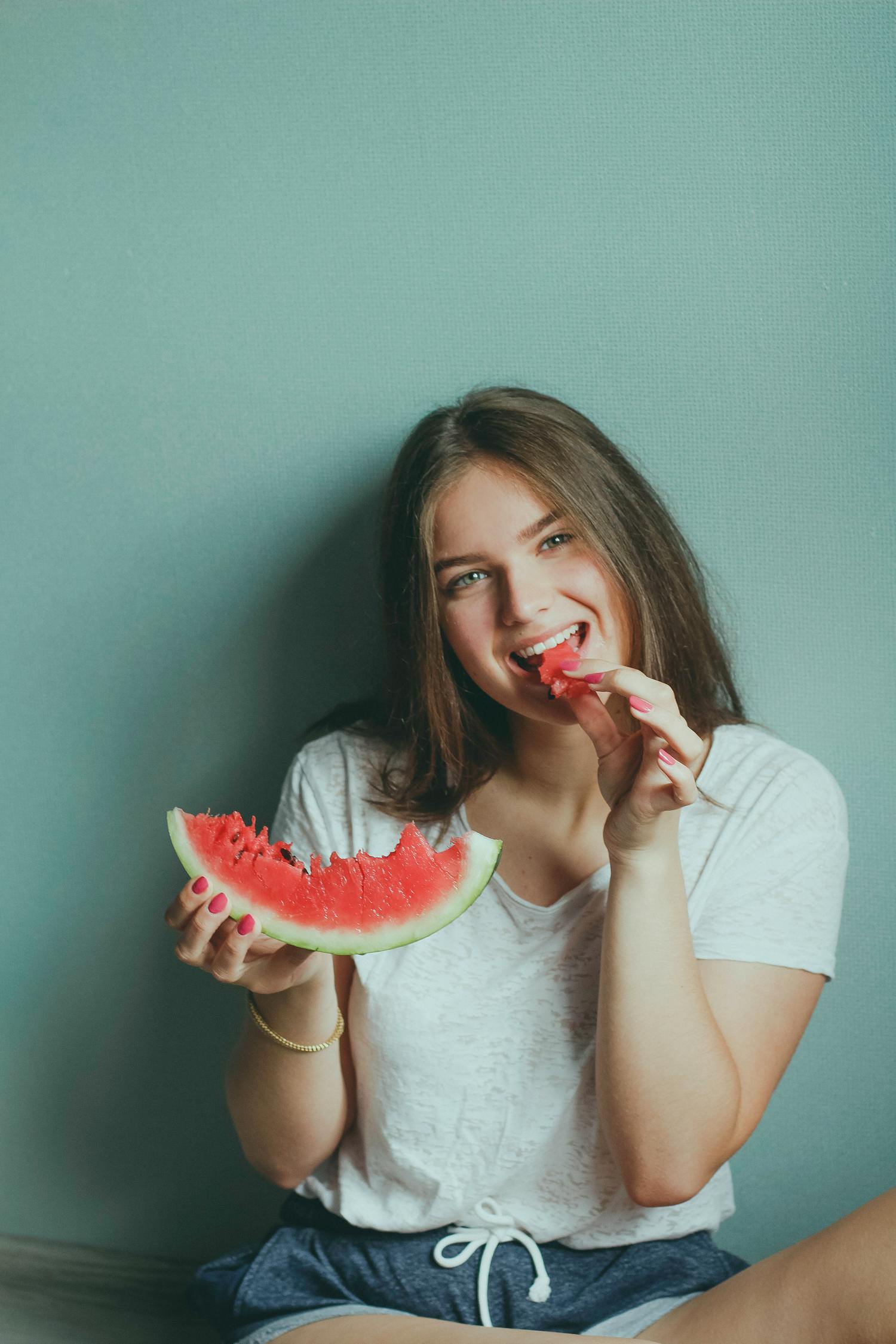 李由美最新風采展現,時尚魅力盡顯眼前