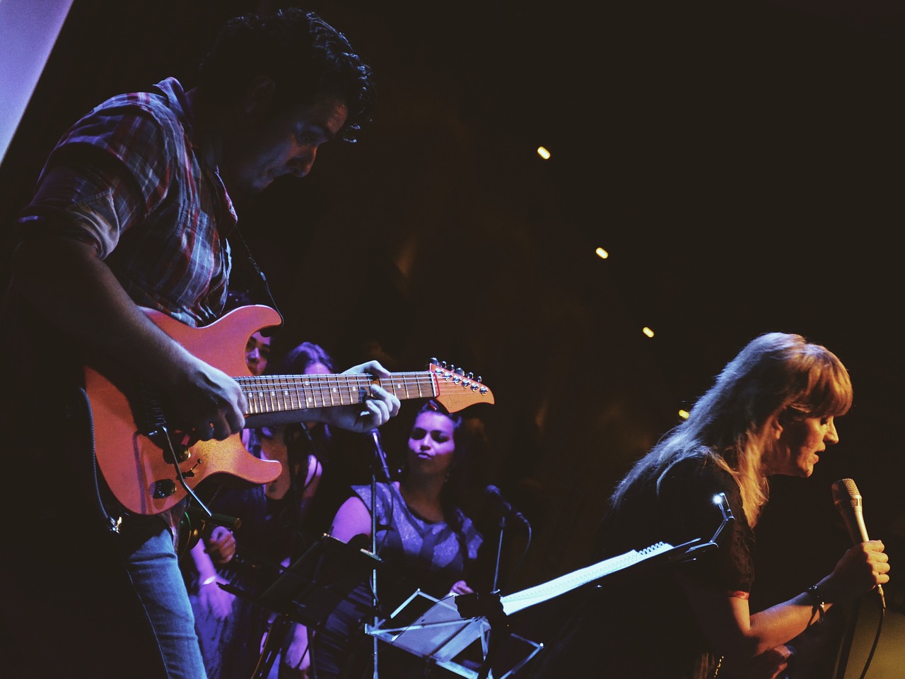 鹿晗最新歌曲掀起音樂風(fēng)潮,開啟新篇章