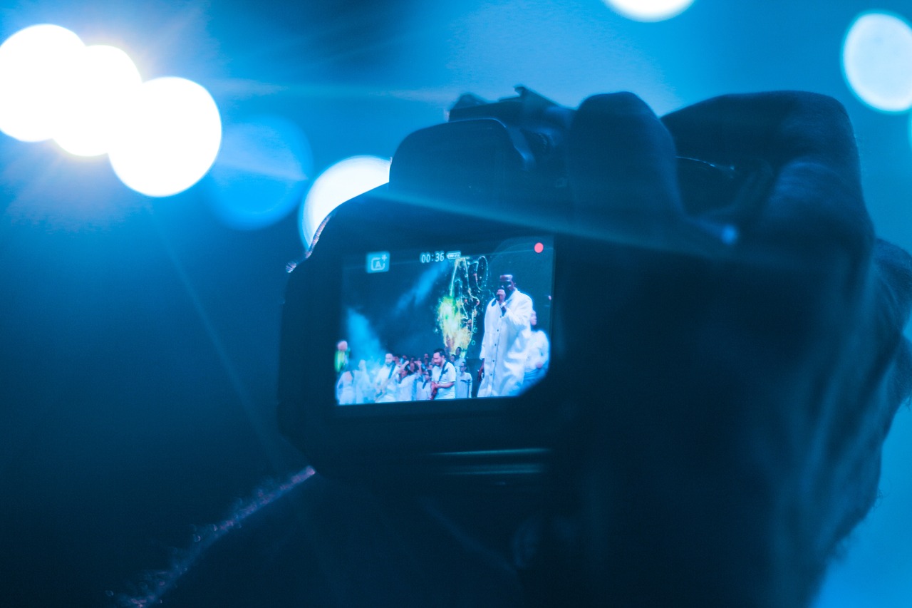 周立波最新動態(tài)曝光,7月熱議事件揭秘