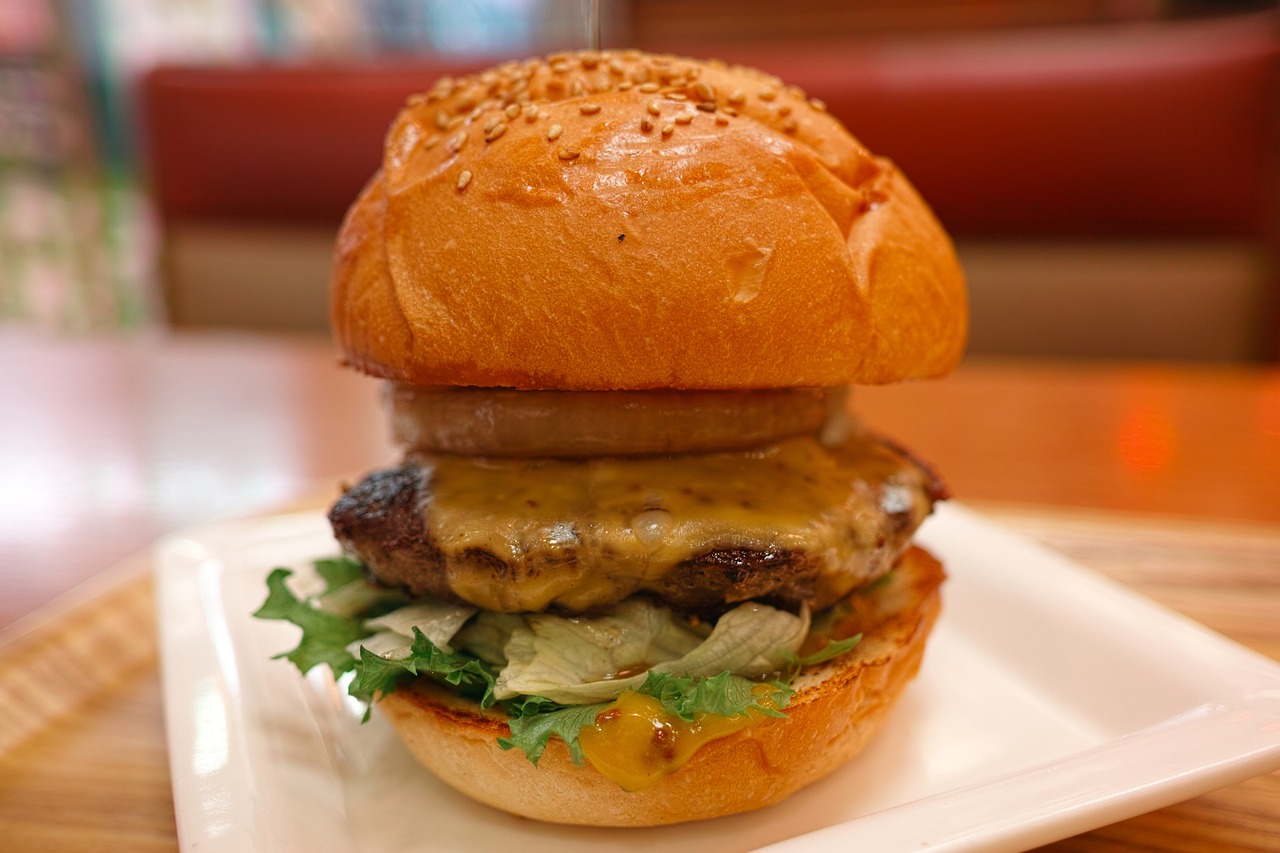 最新漢堡震撼上市,味蕾顛覆的美食創新之旅