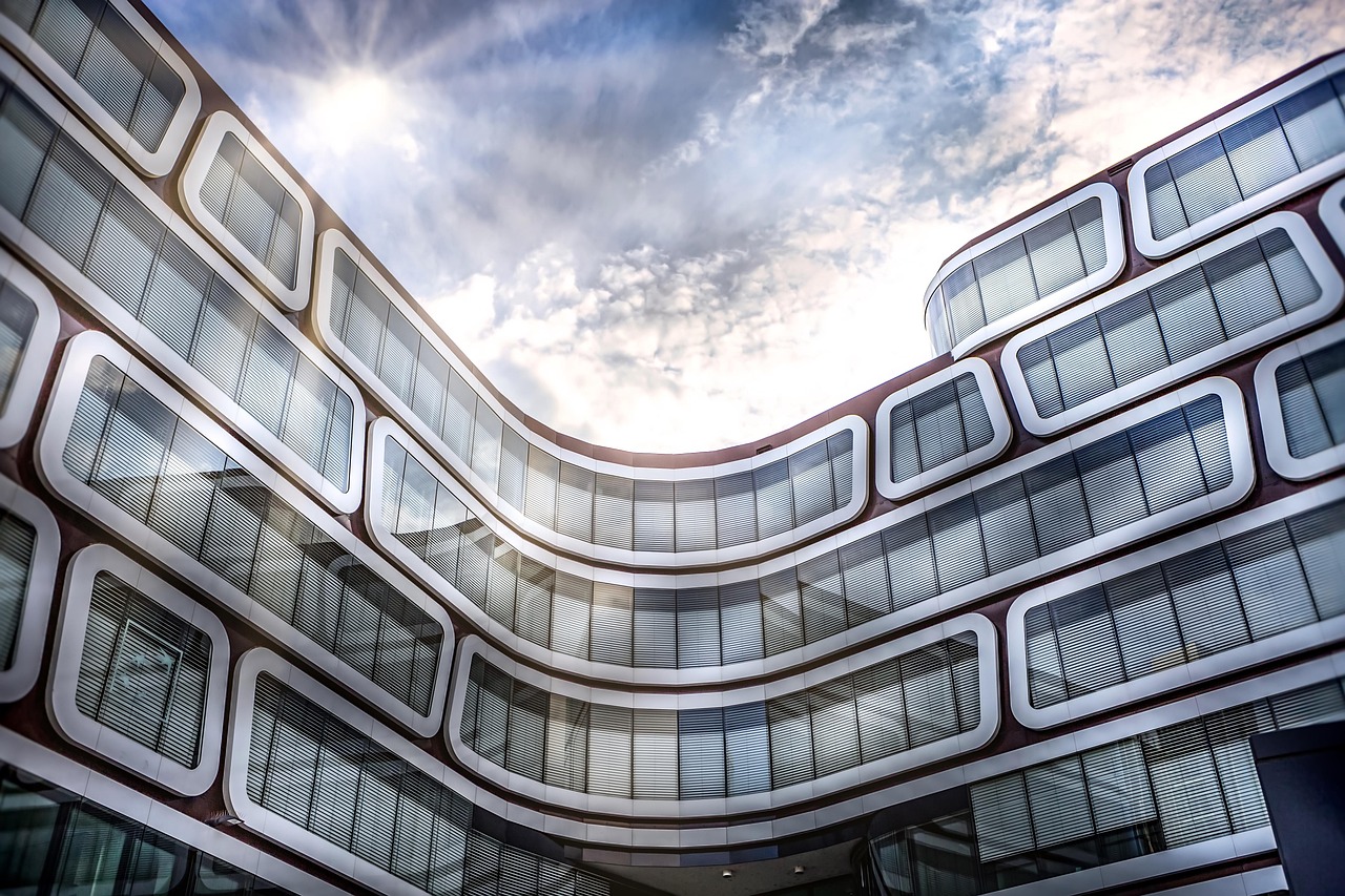 最新倫俚片,最新倫俚片,探索現代都市的情感與潮流